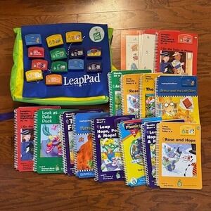 Lot of 13 LeapFrog Interactive BOOKS AND CARTRIDGES + Case/Backpack LeapPad‎